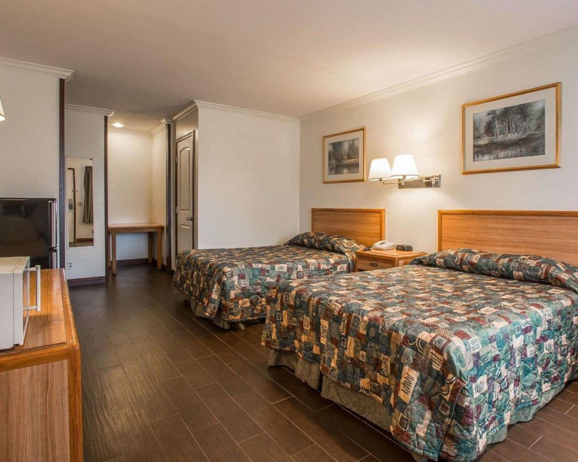 Palm Inn Hotel Near Tyler Mall Риверсайд Экстерьер фото